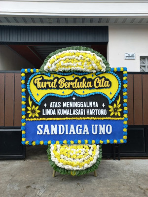 Papan Bunga Duka di Mondoretno