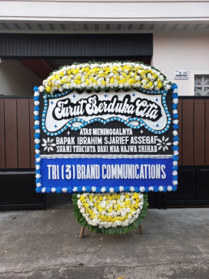 Papan Bunga Duka di Mondoretno